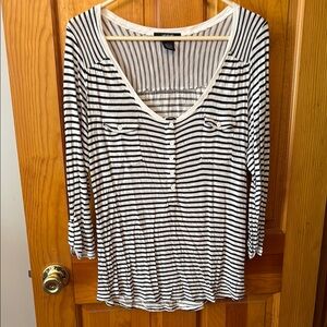 Verve Ami Black and White Buttoned Relaxed Blouse